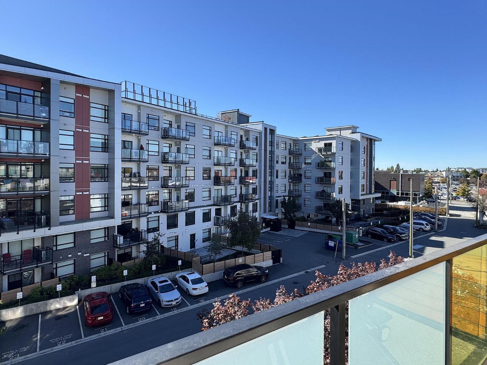 414 20460 DOUGLAS CRESCENT, Langley