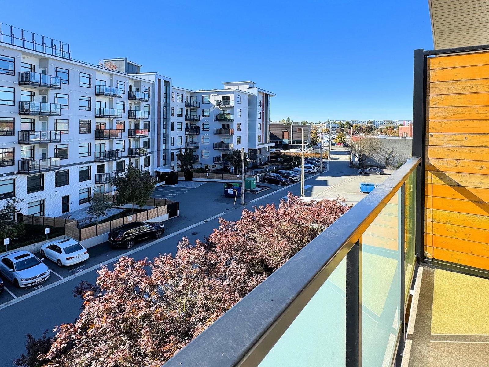 414 20460 DOUGLAS CRESCENT, Langley