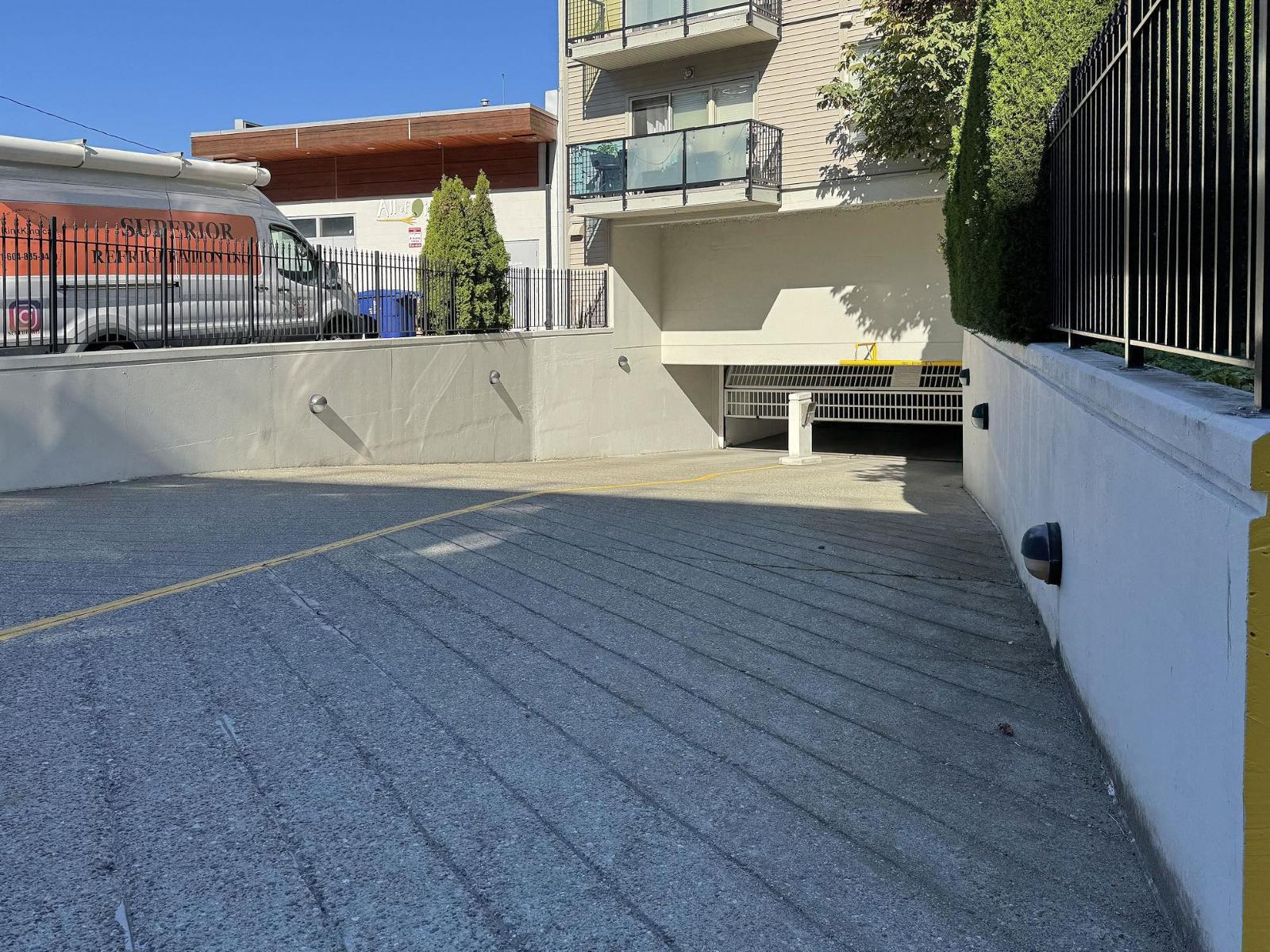 414 20460 DOUGLAS CRESCENT, Langley