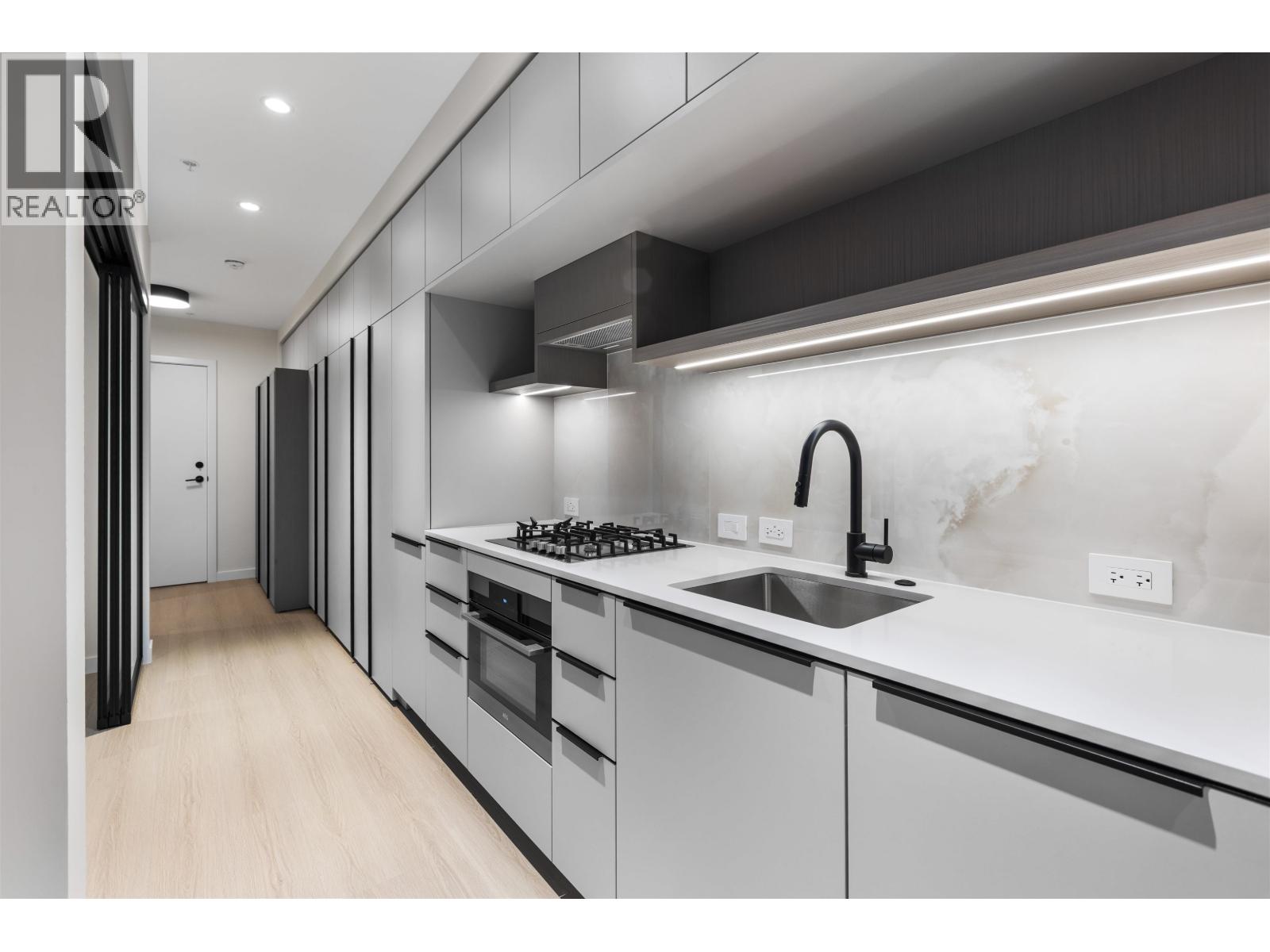 105 2015 ST. JOHNS STREET, Port Moody