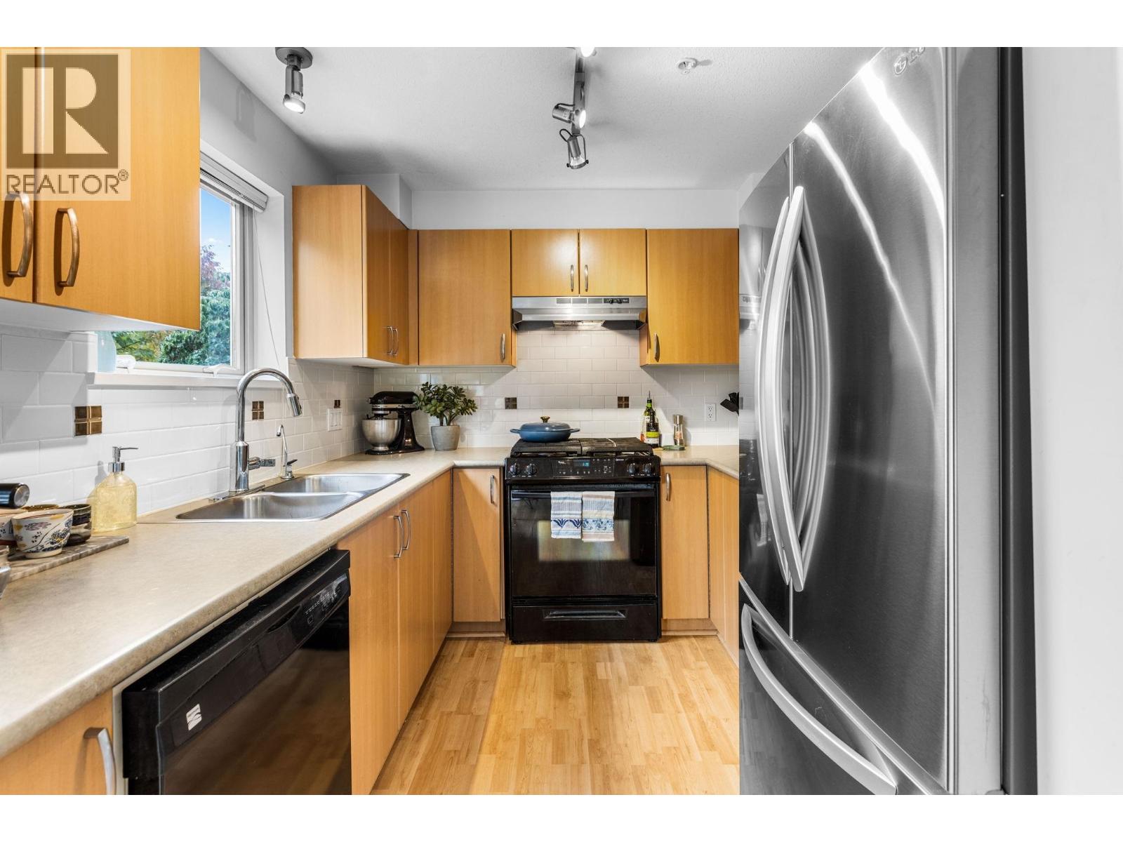 210 200 KLAHANIE DRIVE, Port Moody