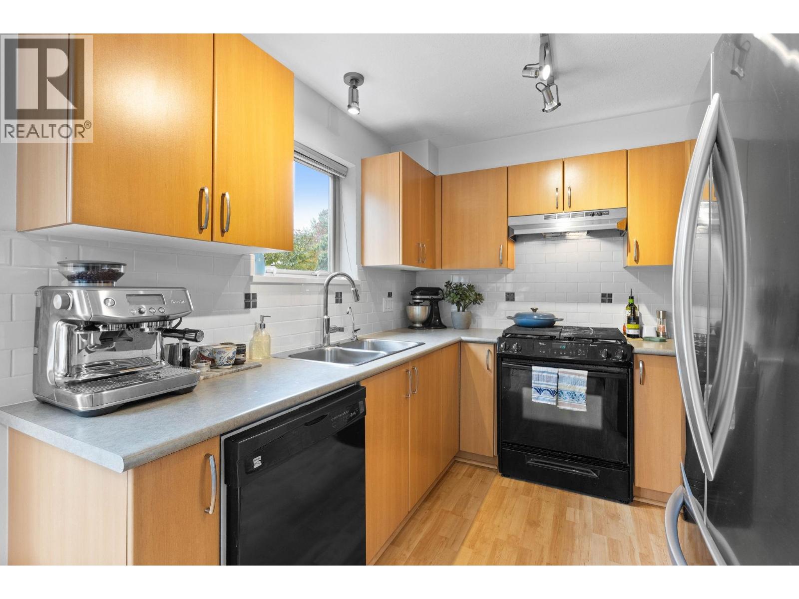 210 200 KLAHANIE DRIVE, Port Moody