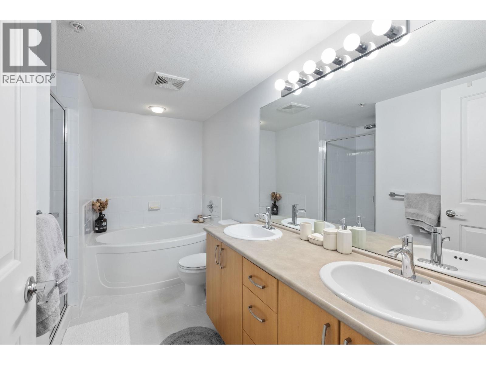 210 200 KLAHANIE DRIVE, Port Moody