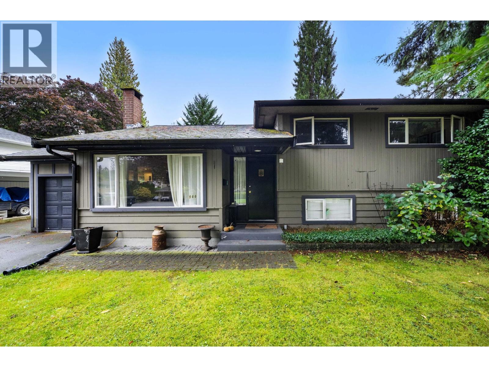966 DUNDONALD DRIVE, Port Moody