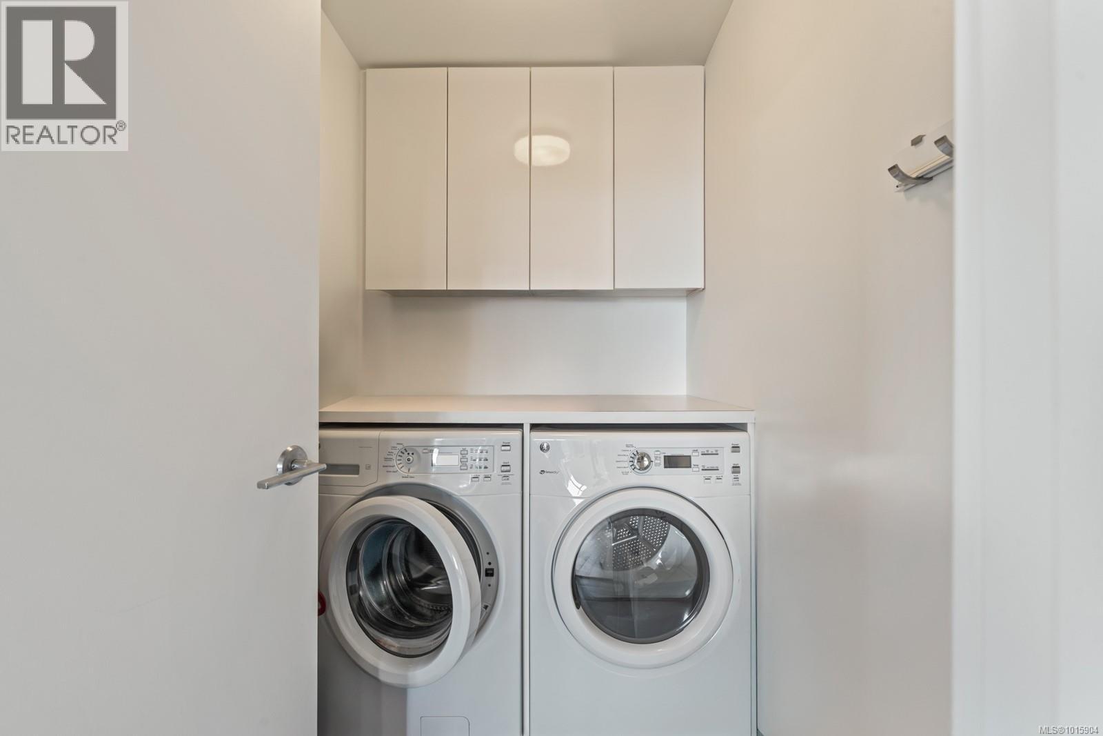 904 838 Broughton Street, Victoria