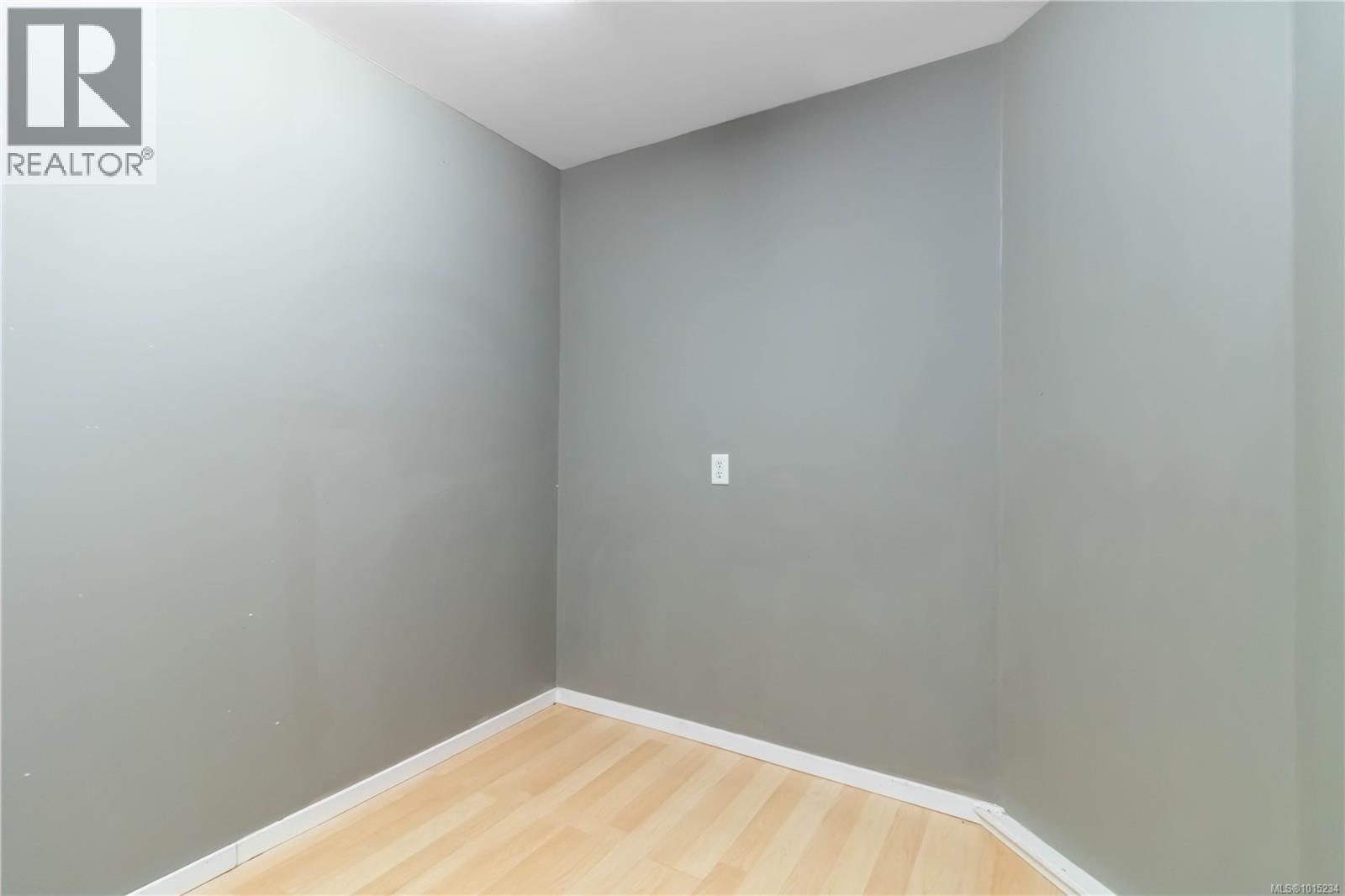  2344 Ocean Avenue, Sidney