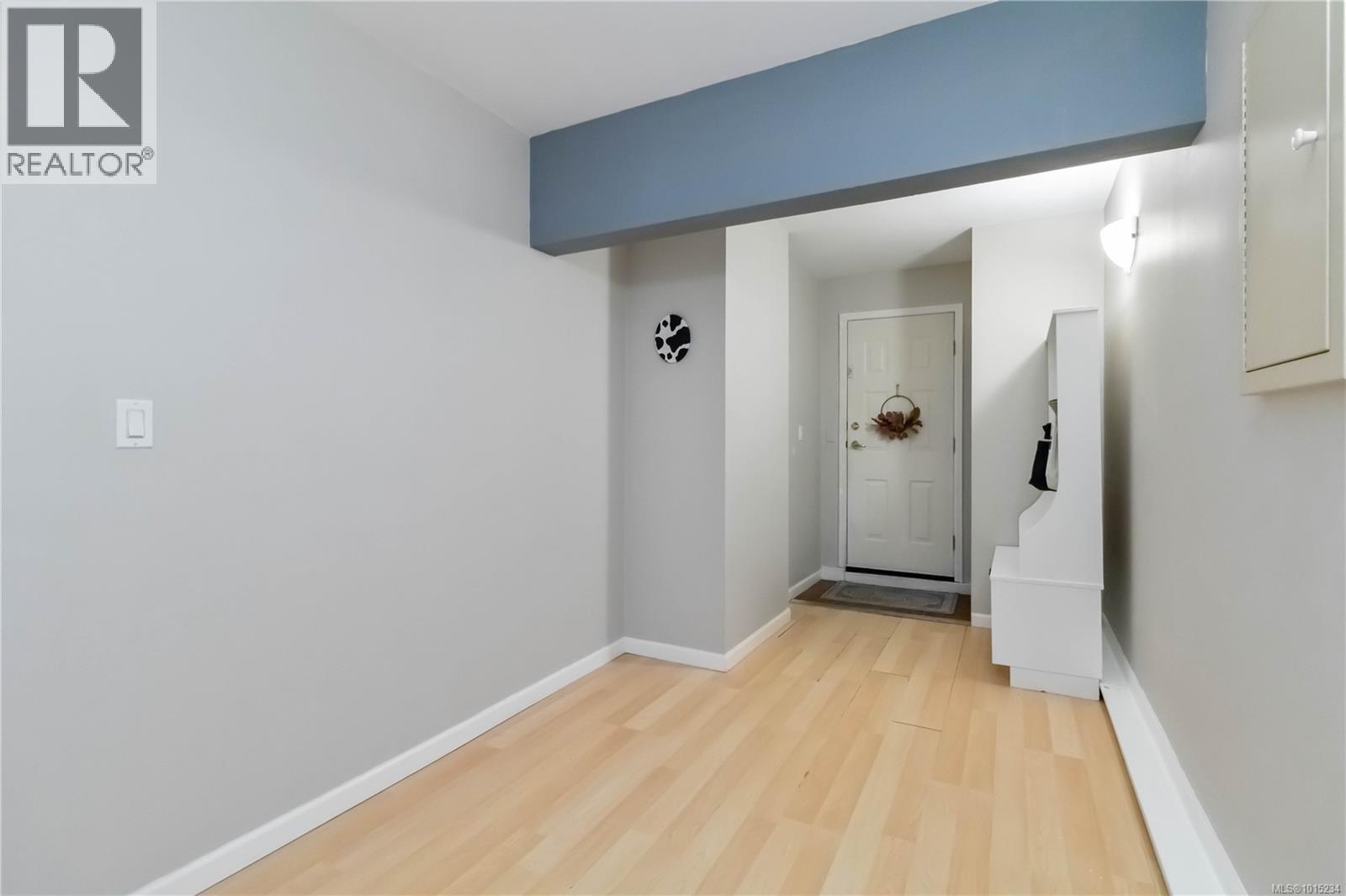  2344 Ocean Avenue, Sidney