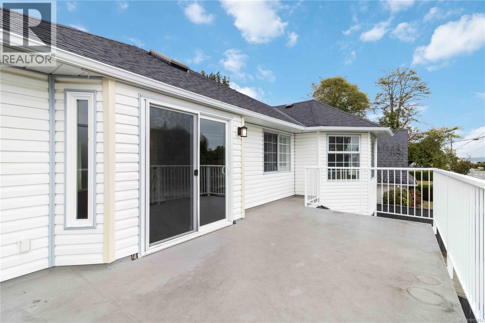  2344 Ocean Avenue, Sidney