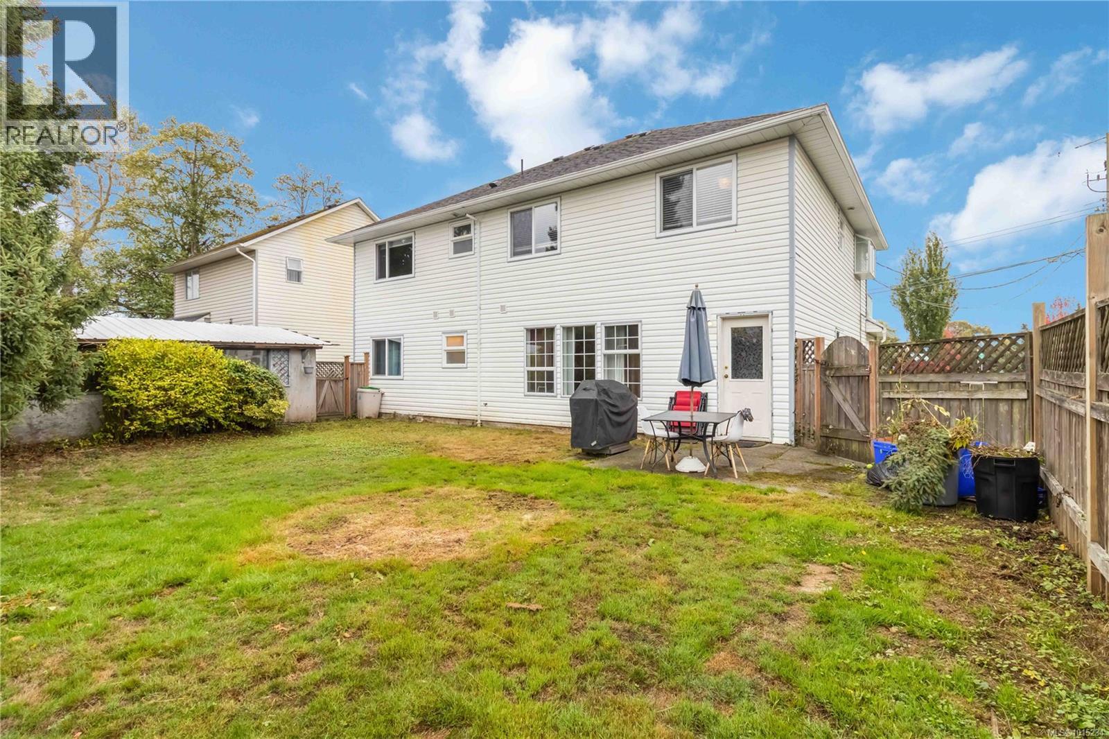  2344 Ocean Avenue, Sidney