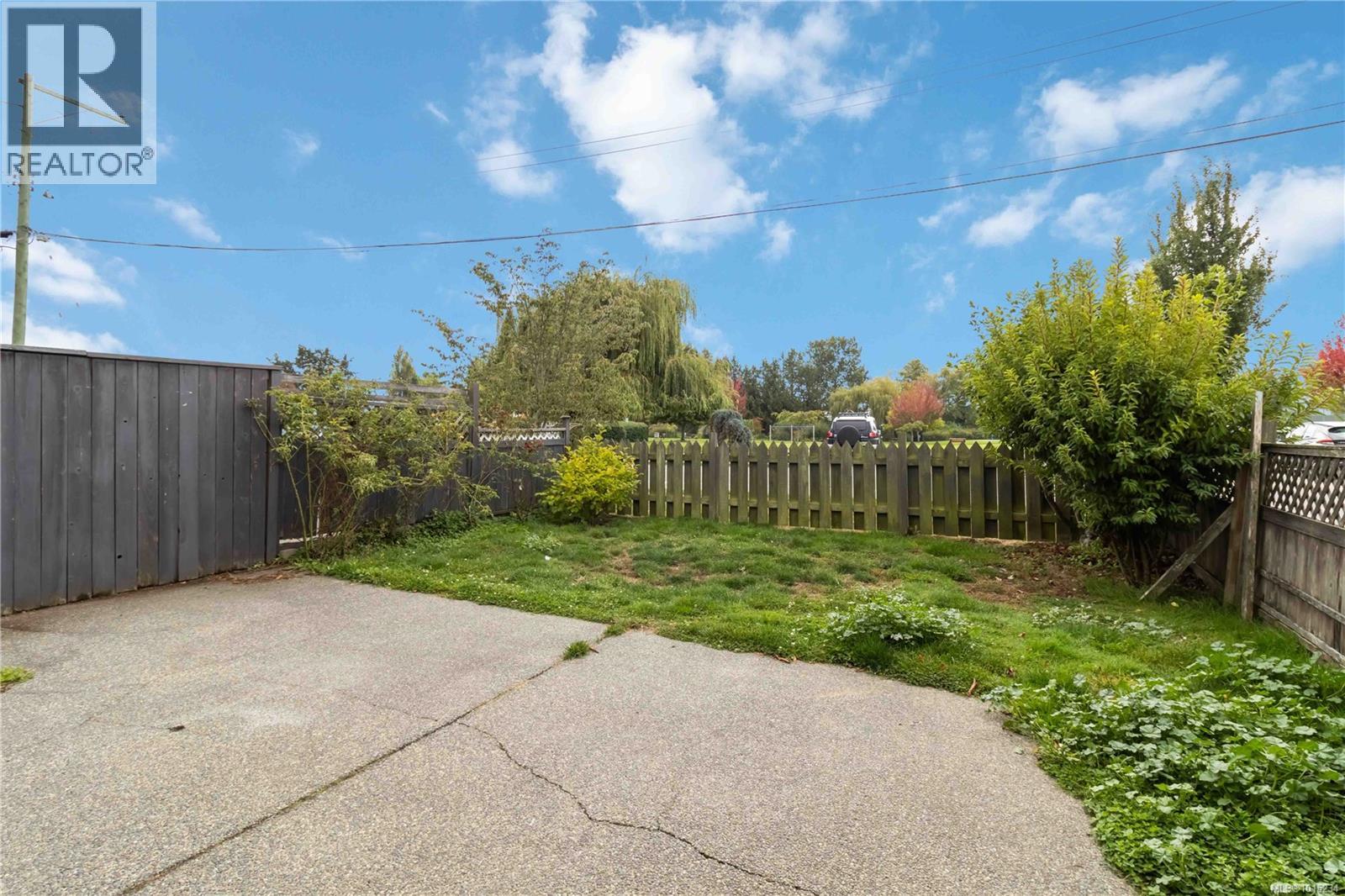  2344 Ocean Avenue, Sidney