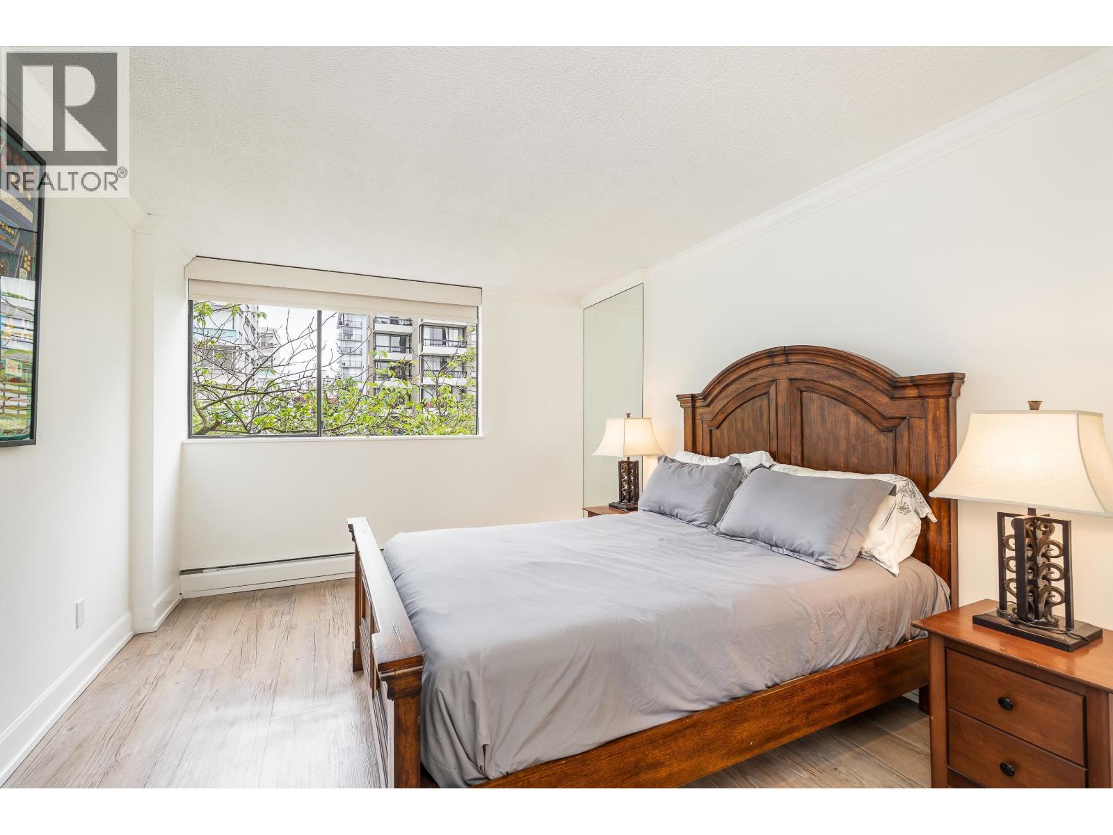 201 1995 BEACH AVENUE, Vancouver