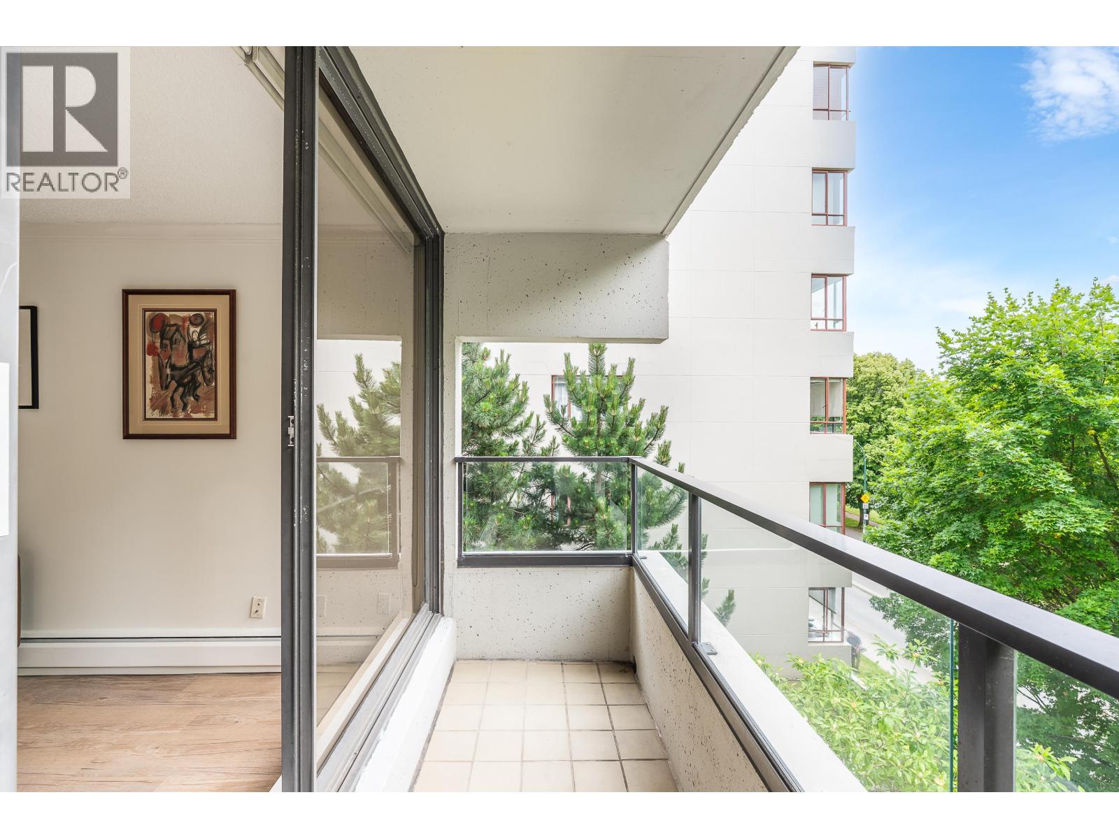 201 1995 BEACH AVENUE, Vancouver