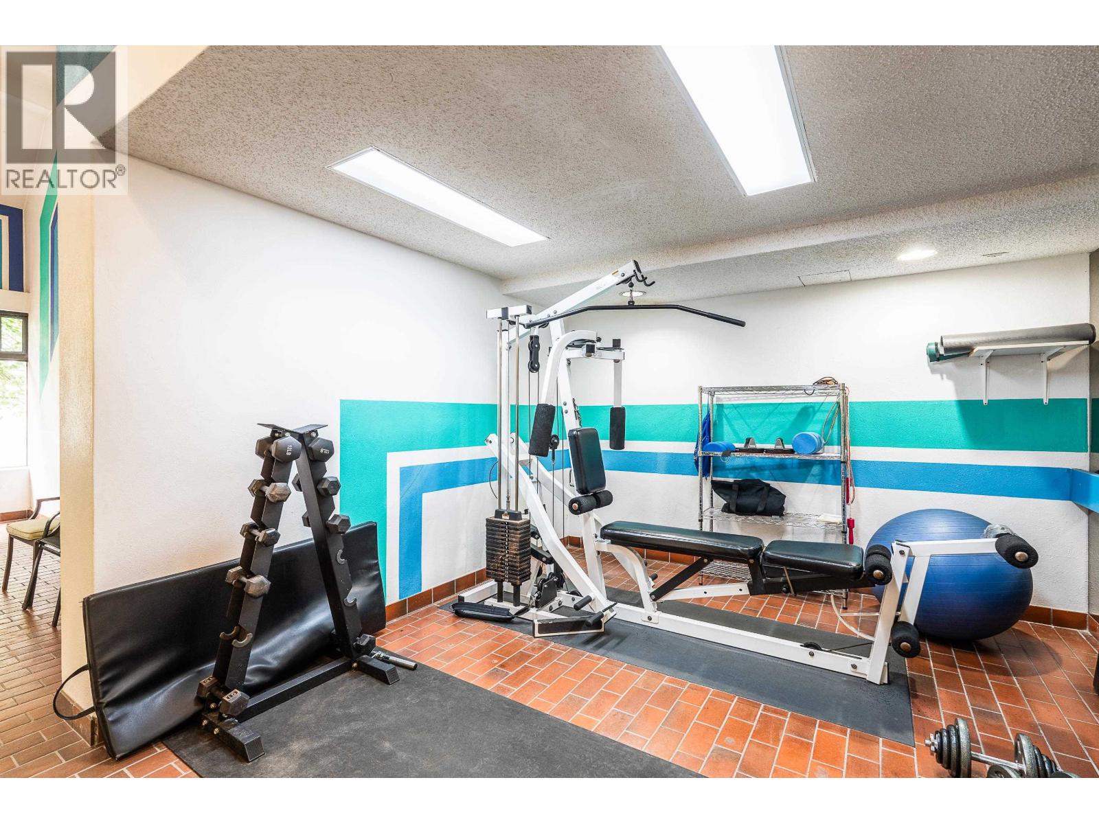 201 1995 BEACH AVENUE, Vancouver