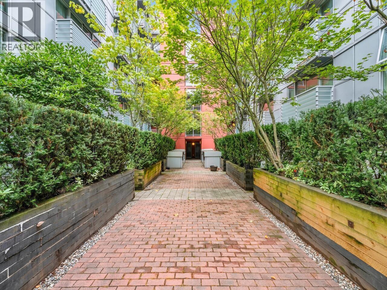 209 168 POWELL STREET, Vancouver