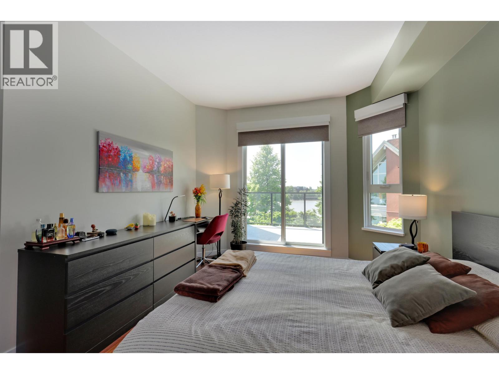 420 1150 QUAYSIDE DRIVE, New Westminster