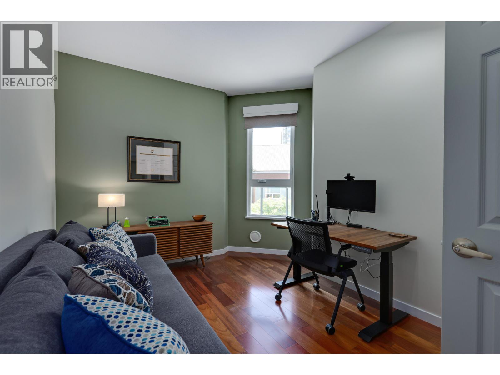 420 1150 QUAYSIDE DRIVE, New Westminster