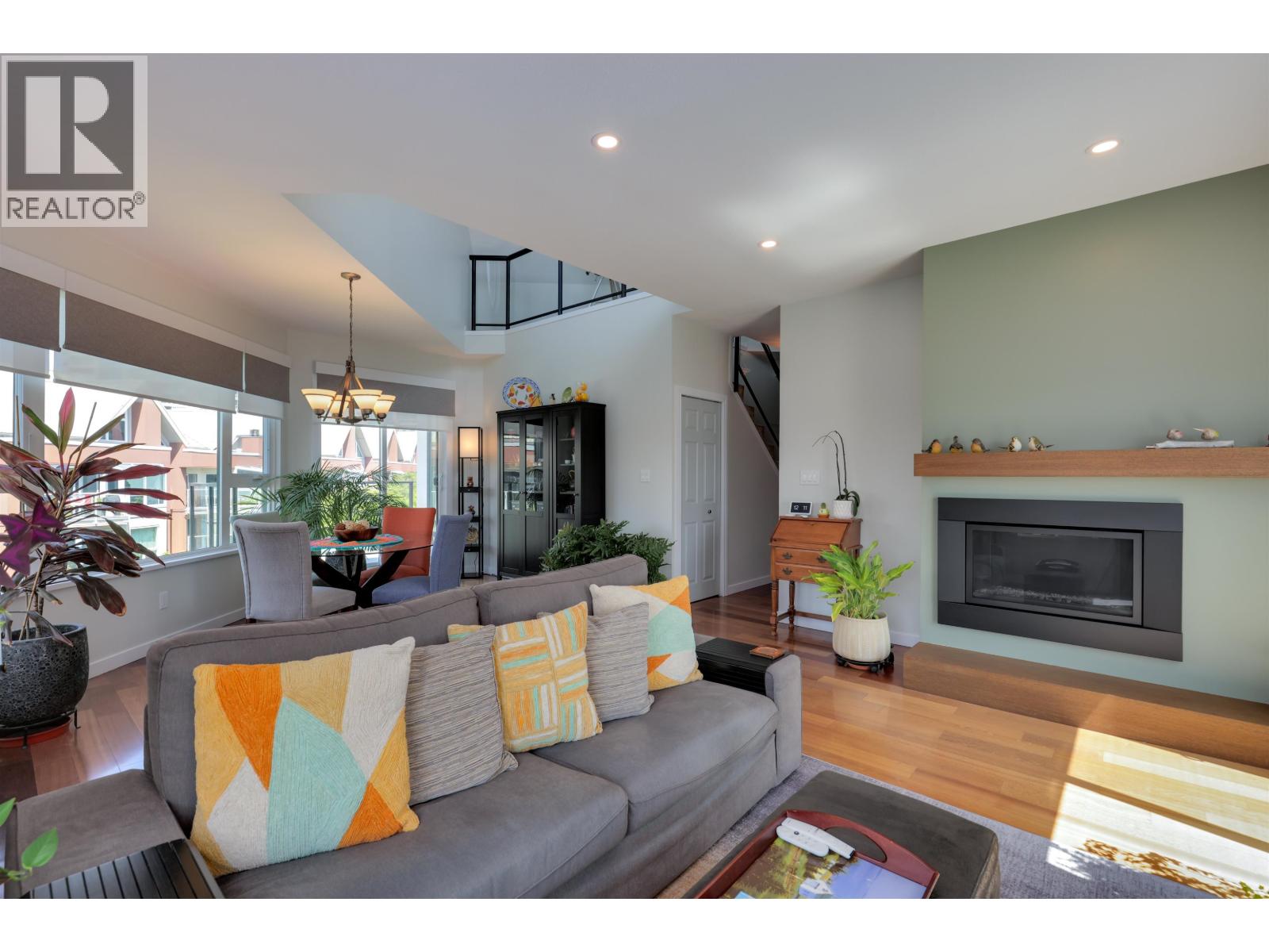 420 1150 QUAYSIDE DRIVE, New Westminster