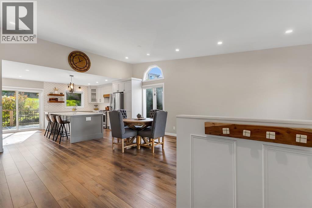 Single Family House 3 Level for Sale in  Sanderling Court Sandstone Valley Calgary 