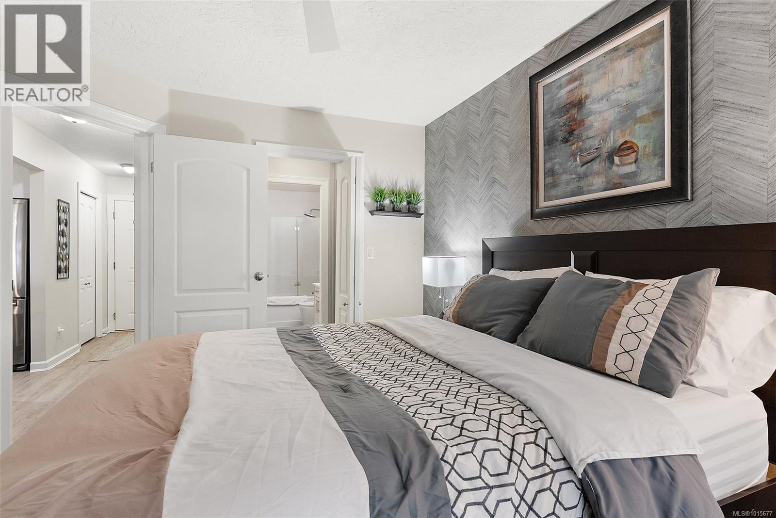 325 2245 James White Blvd, Sidney