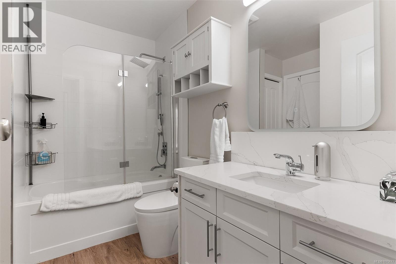 325 2245 James White Blvd, Sidney