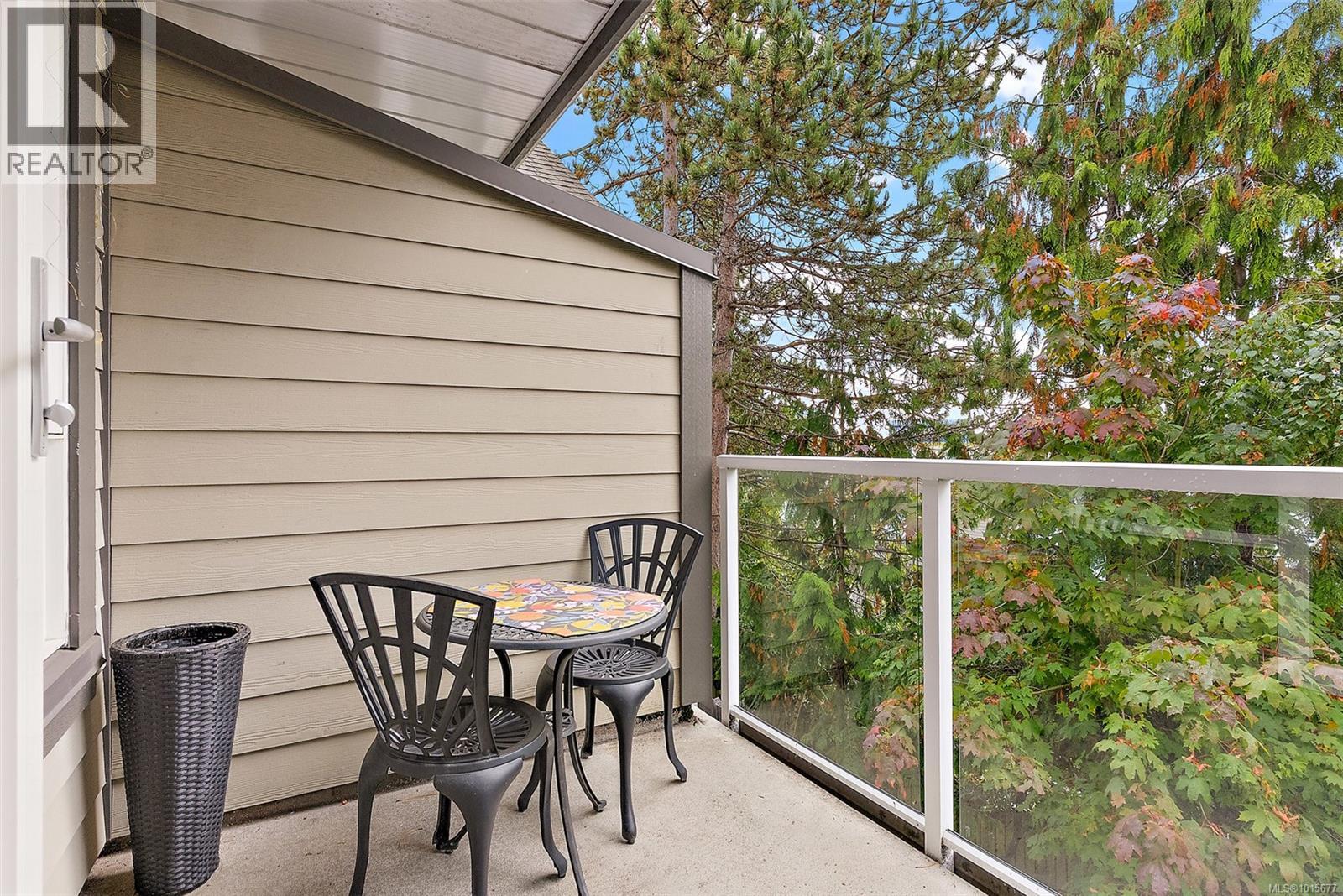 325 2245 James White Blvd, Sidney