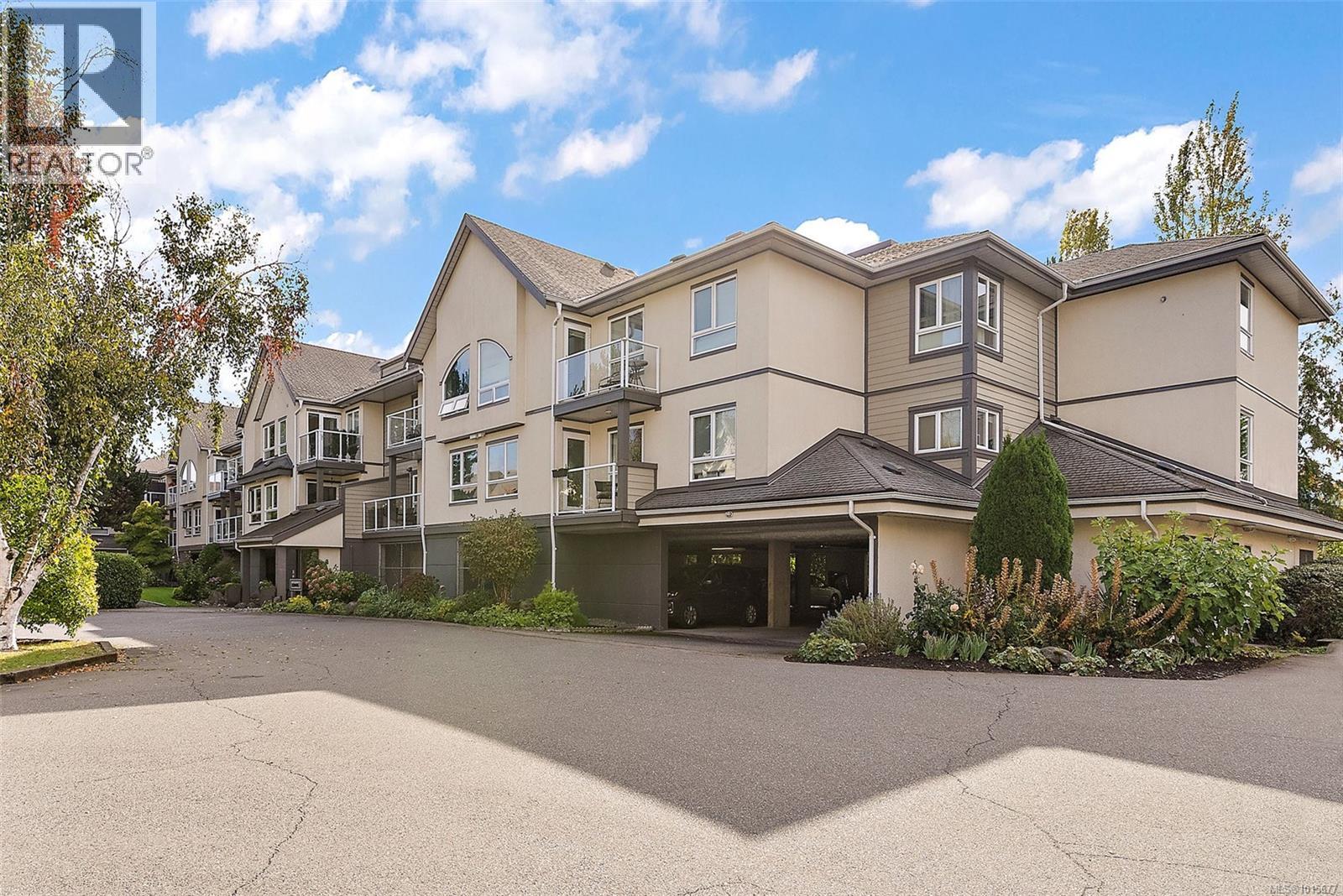 325 2245 James White Blvd, Sidney