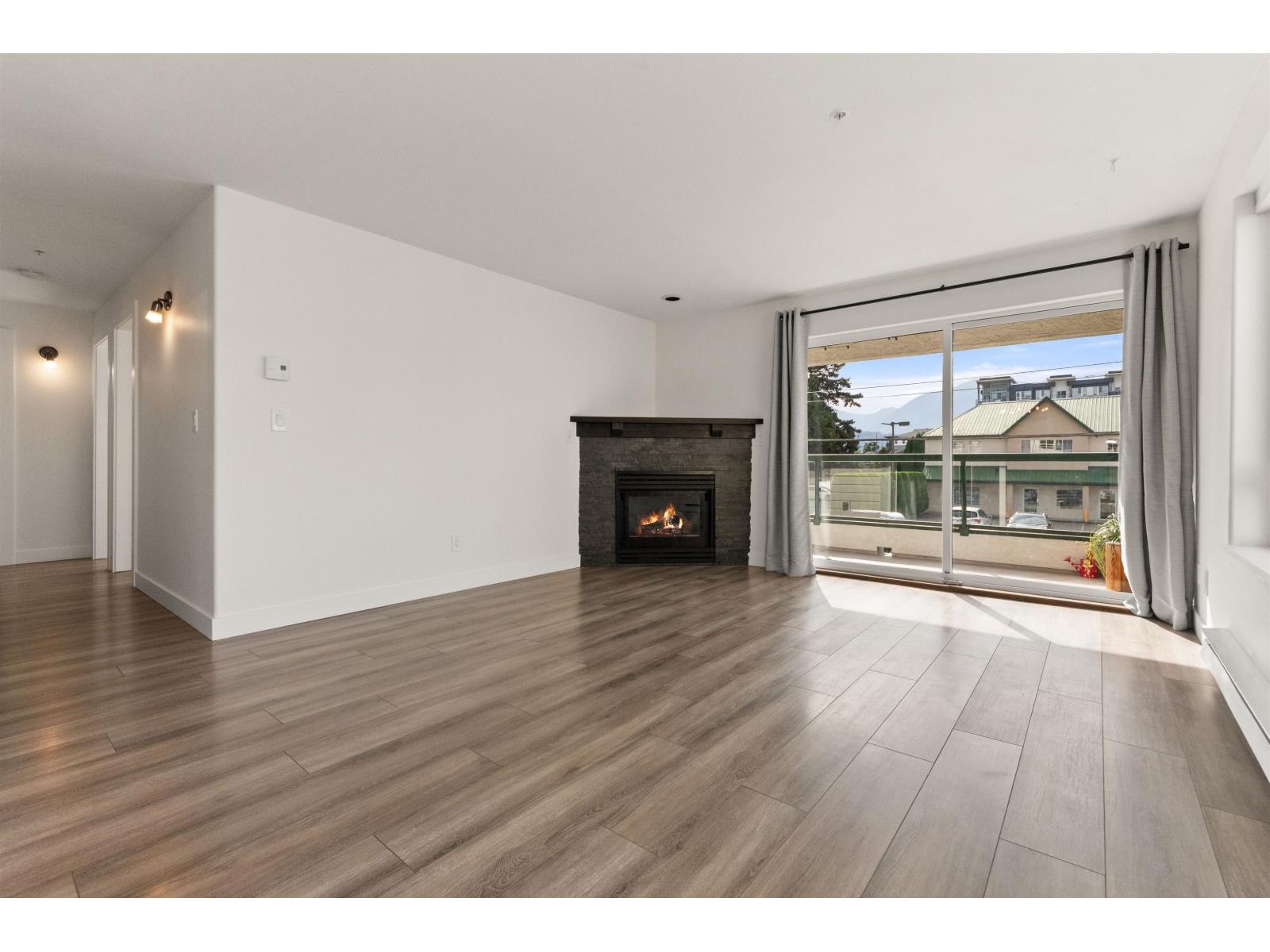 201 7415 SHAW AVENUE, Sardis East Vedder, Chilliwack