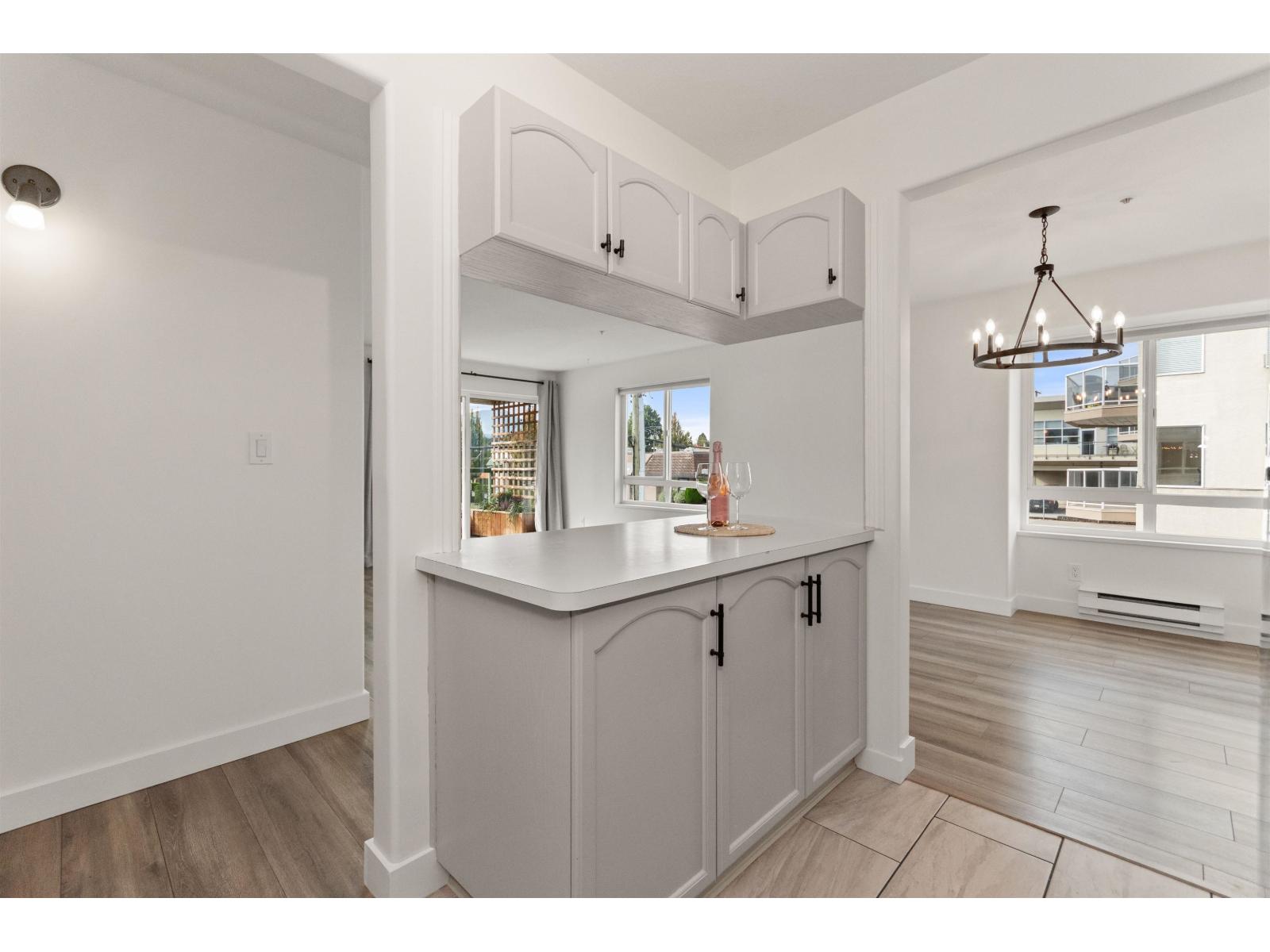 201 7415 SHAW AVENUE, Sardis East Vedder, Chilliwack