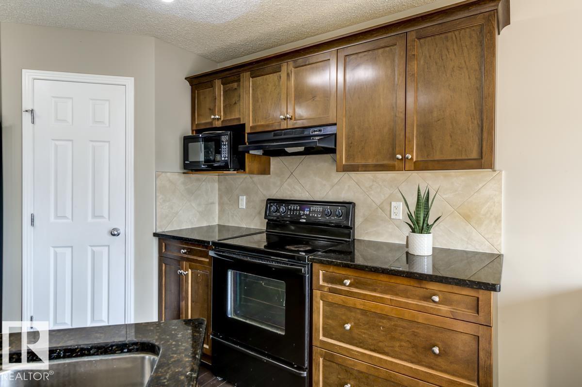 5823 7 AV SW, Edmonton