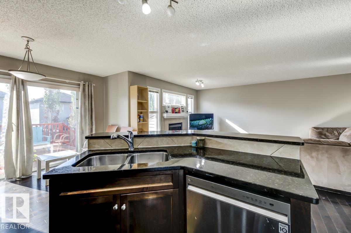 5823 7 AV SW, Edmonton