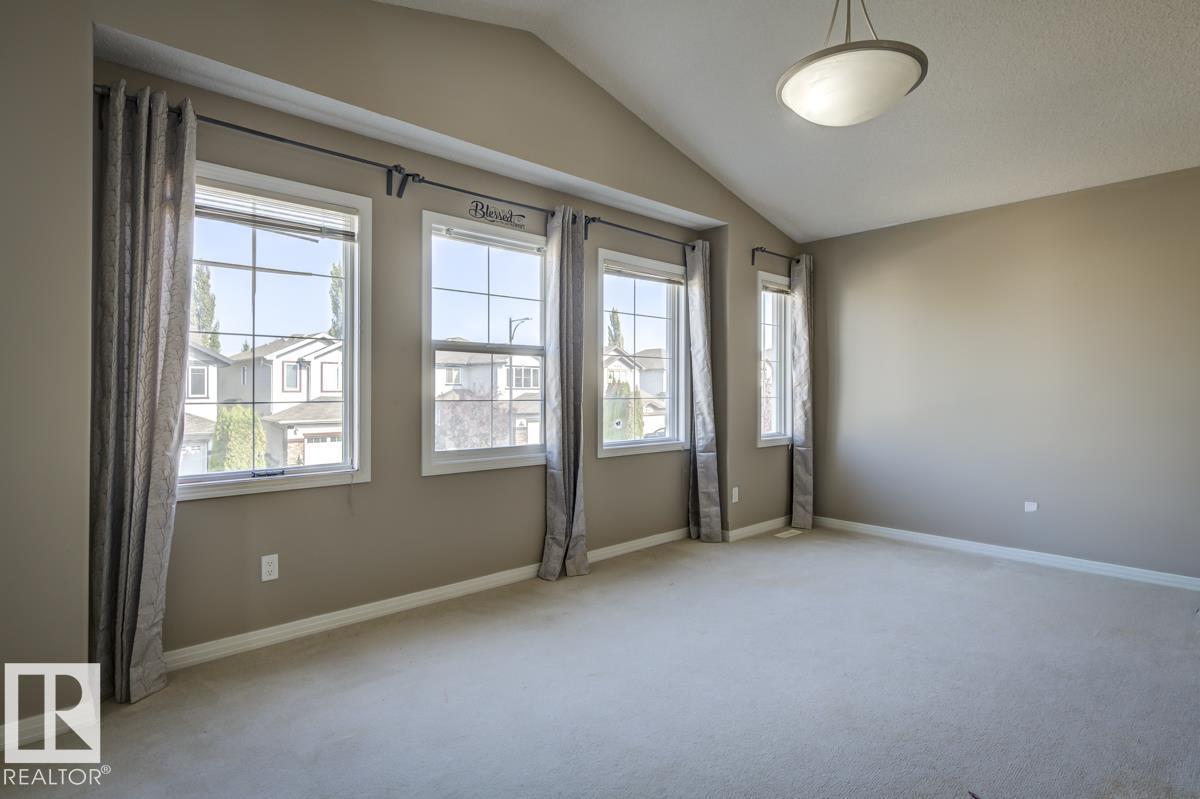 5823 7 AV SW, Edmonton