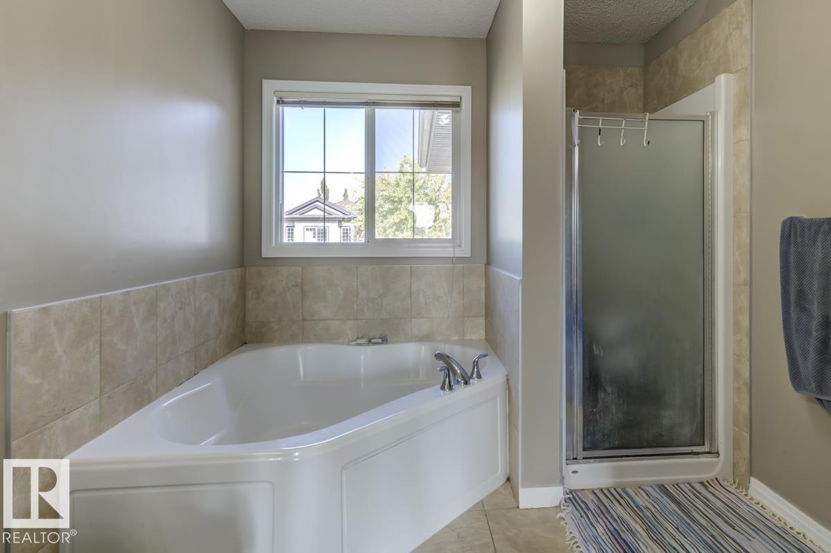 5823 7 AV SW, Edmonton