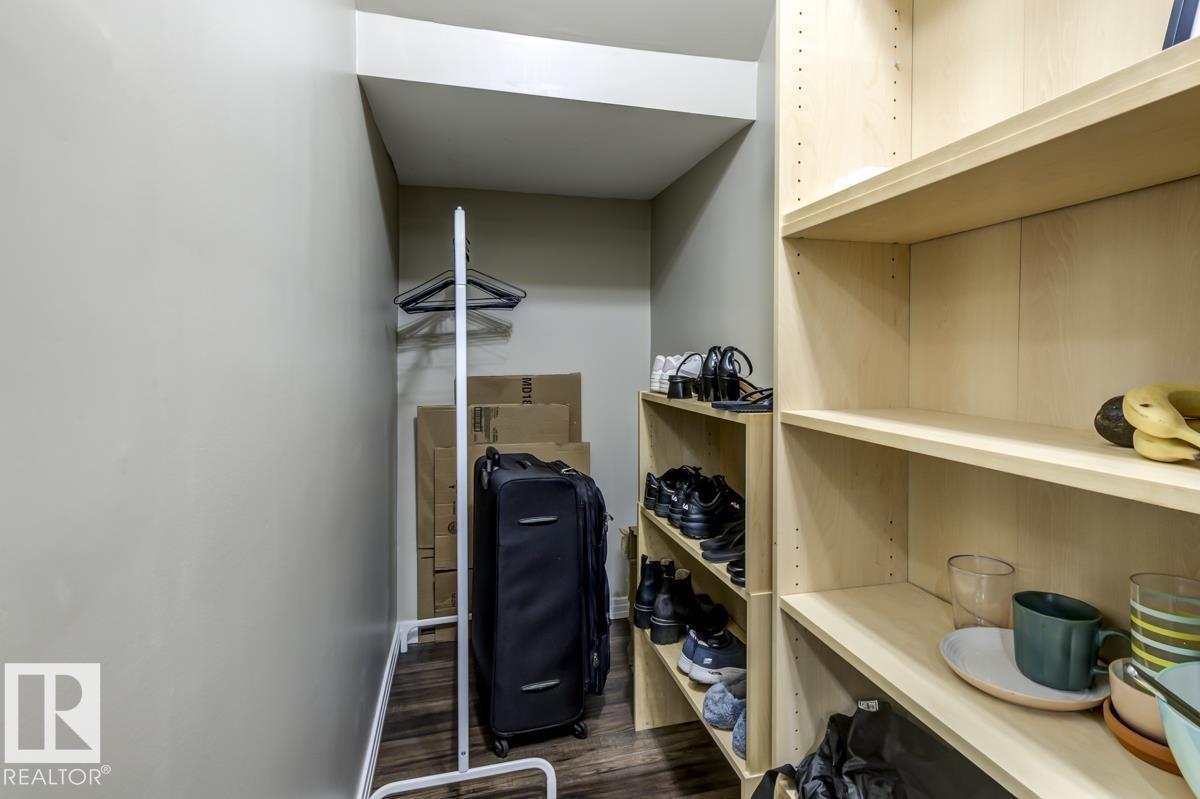 5823 7 AV SW, Edmonton