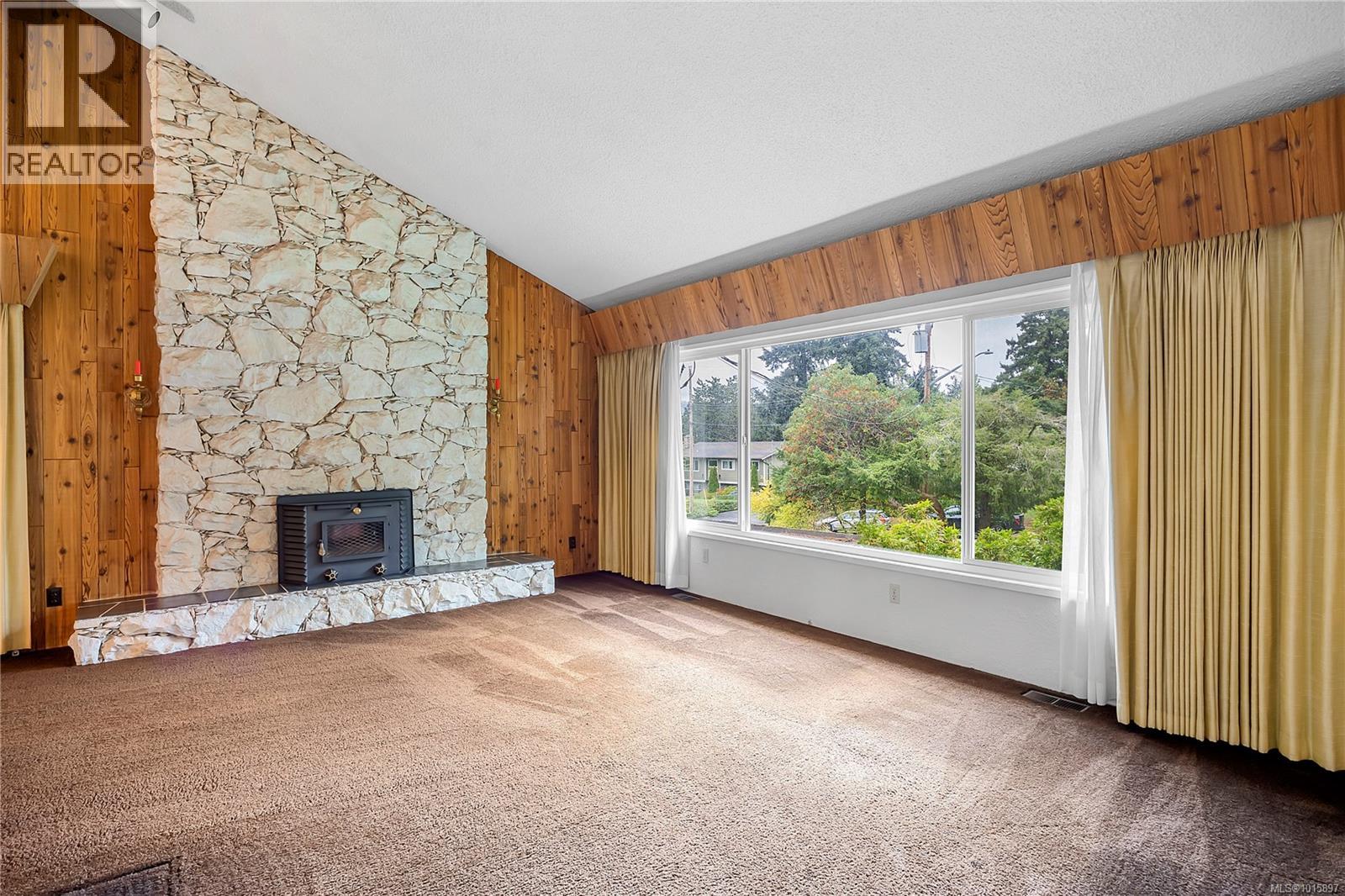 705 Heaslip Pl, Colwood