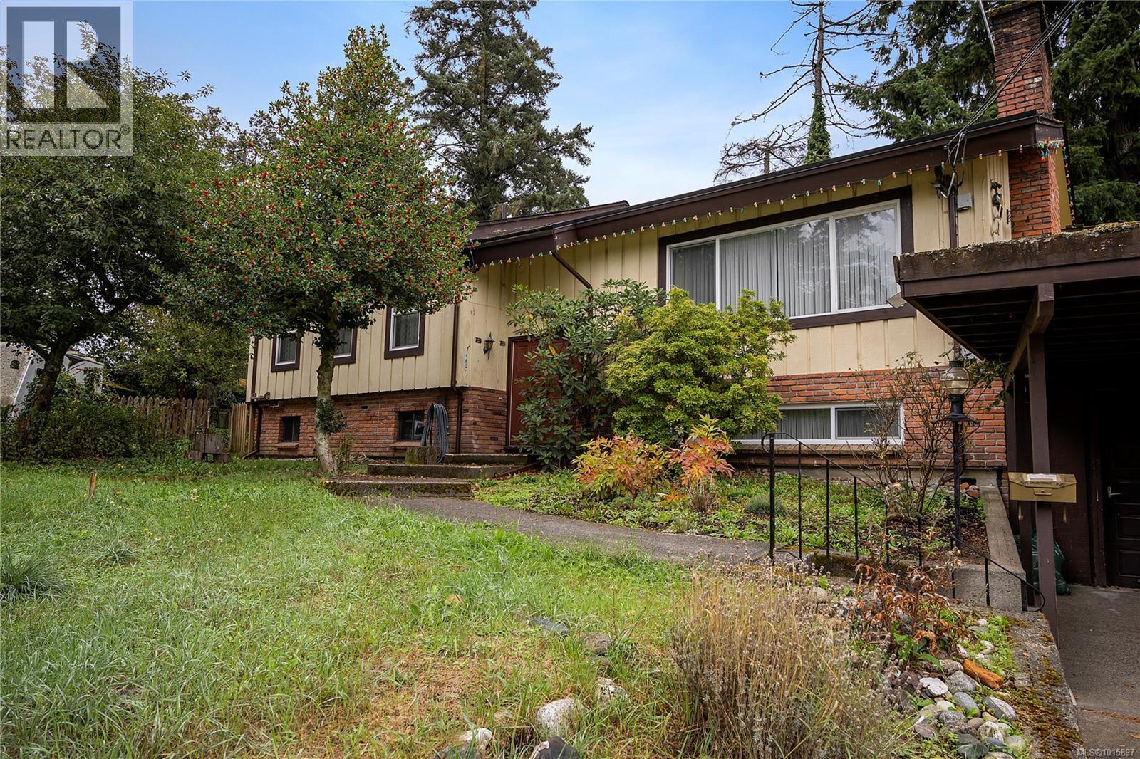 705 Heaslip Pl, Colwood