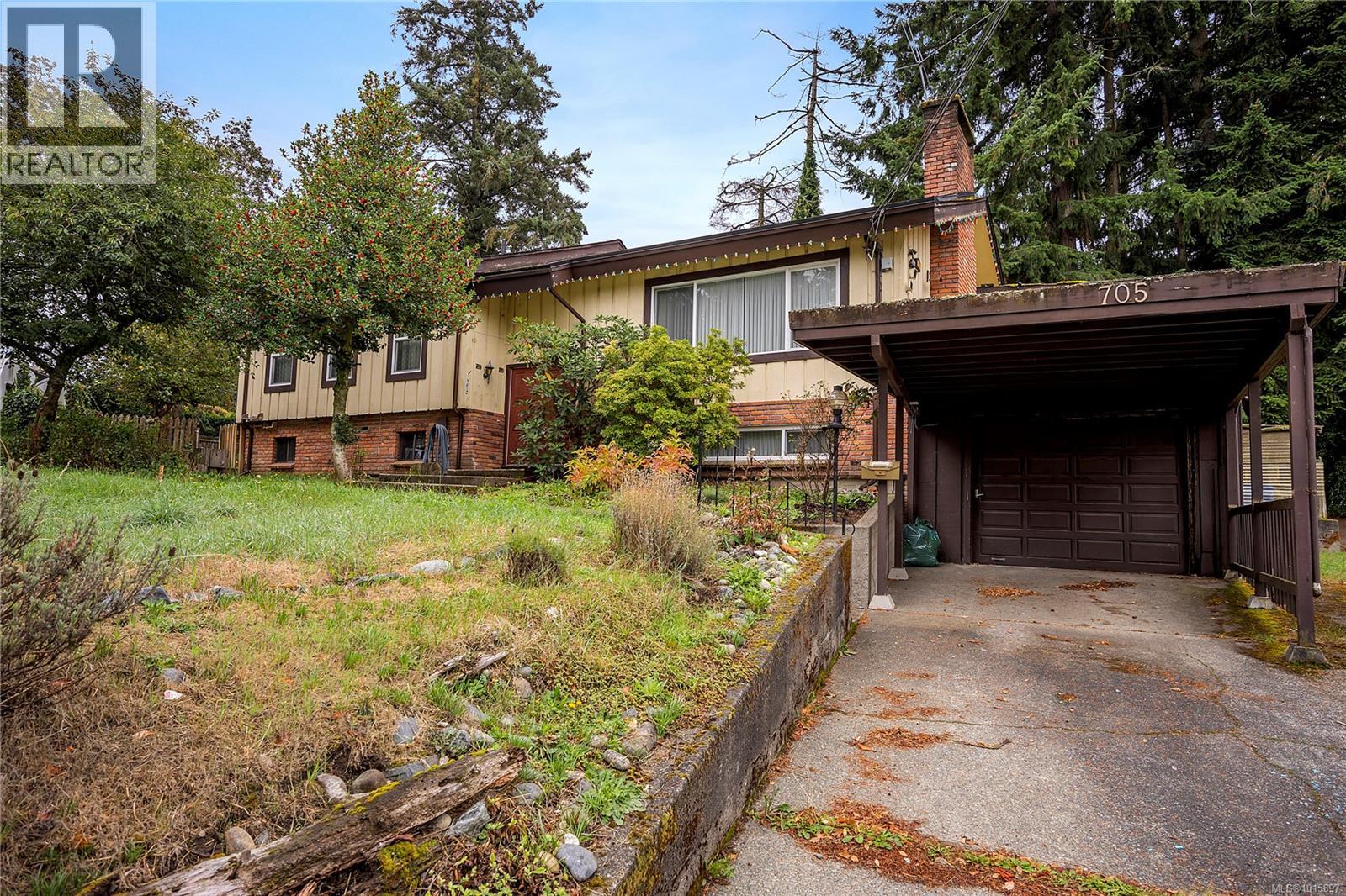 705 Heaslip Pl, Colwood