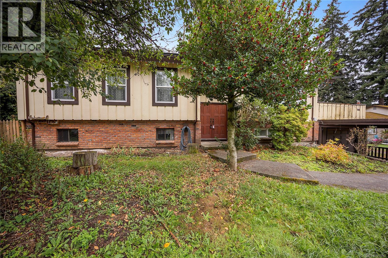 705 Heaslip Pl, Colwood