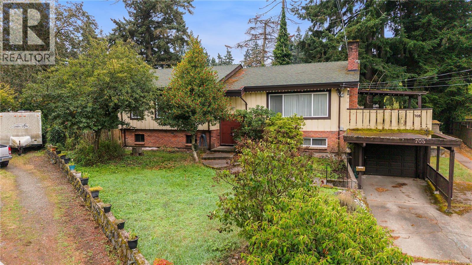 705 Heaslip Pl, Colwood
