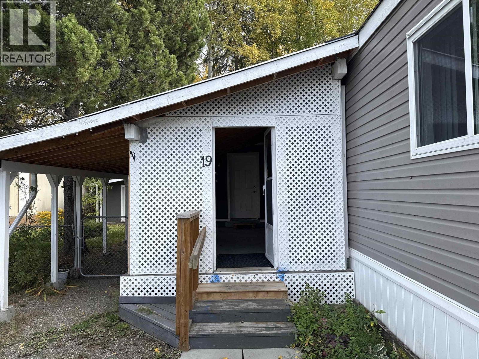 19 2377 LARCH AVENUE, Quesnel