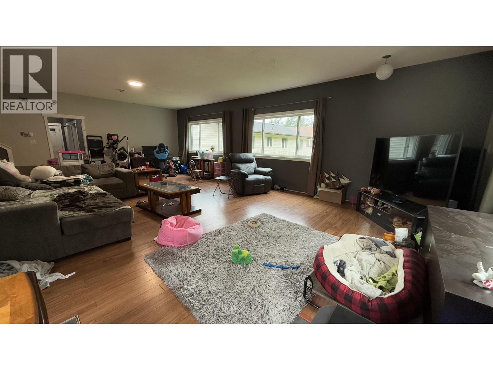 523 PILLSBURY AVENUE