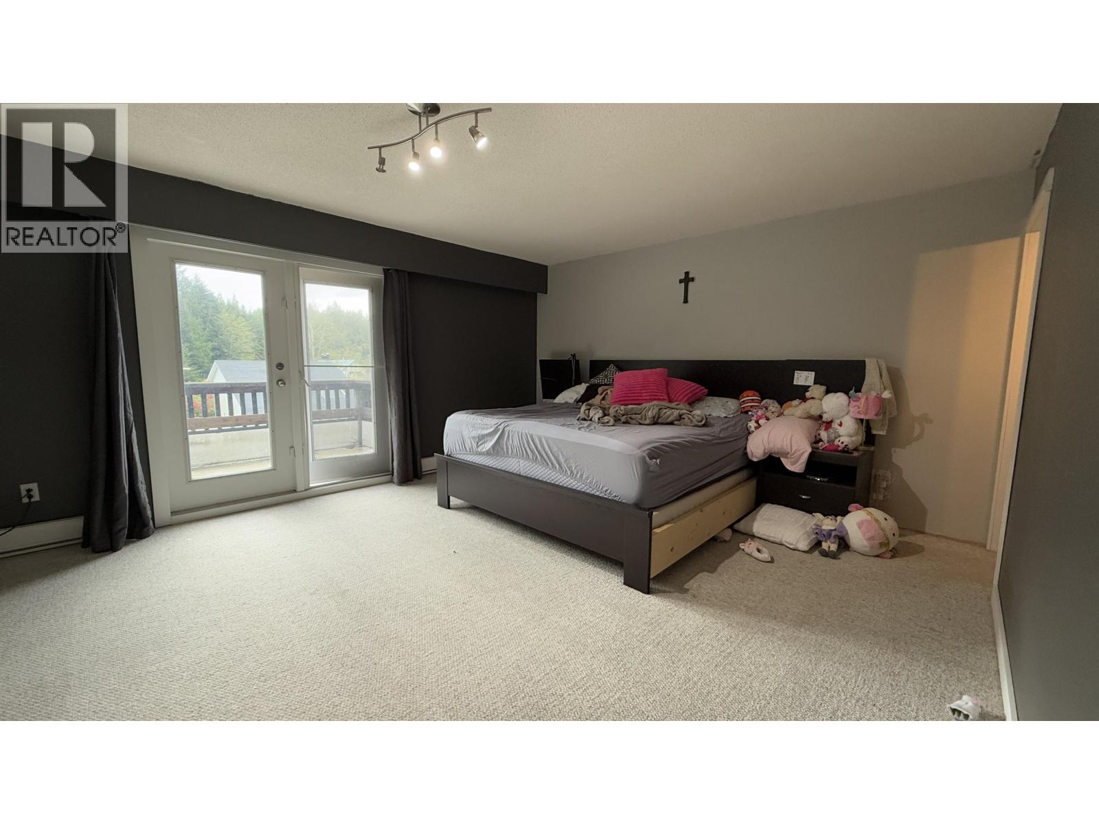 523 PILLSBURY AVENUE