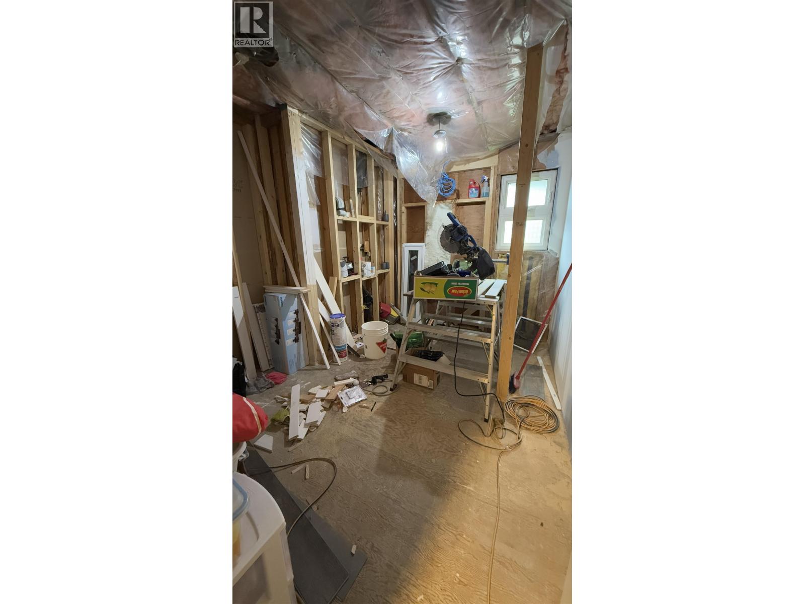 523 PILLSBURY AVENUE