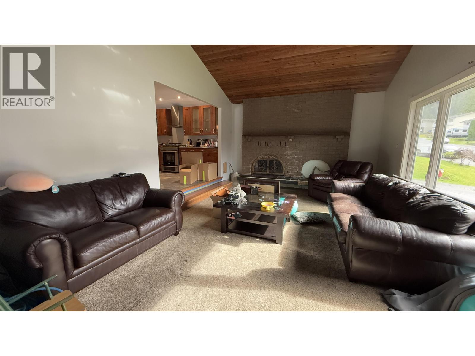 523 PILLSBURY AVENUE