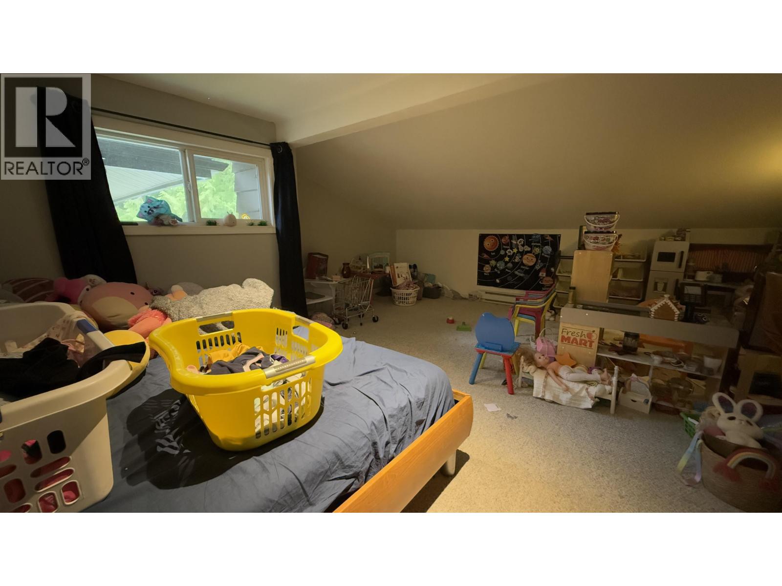 523 PILLSBURY AVENUE