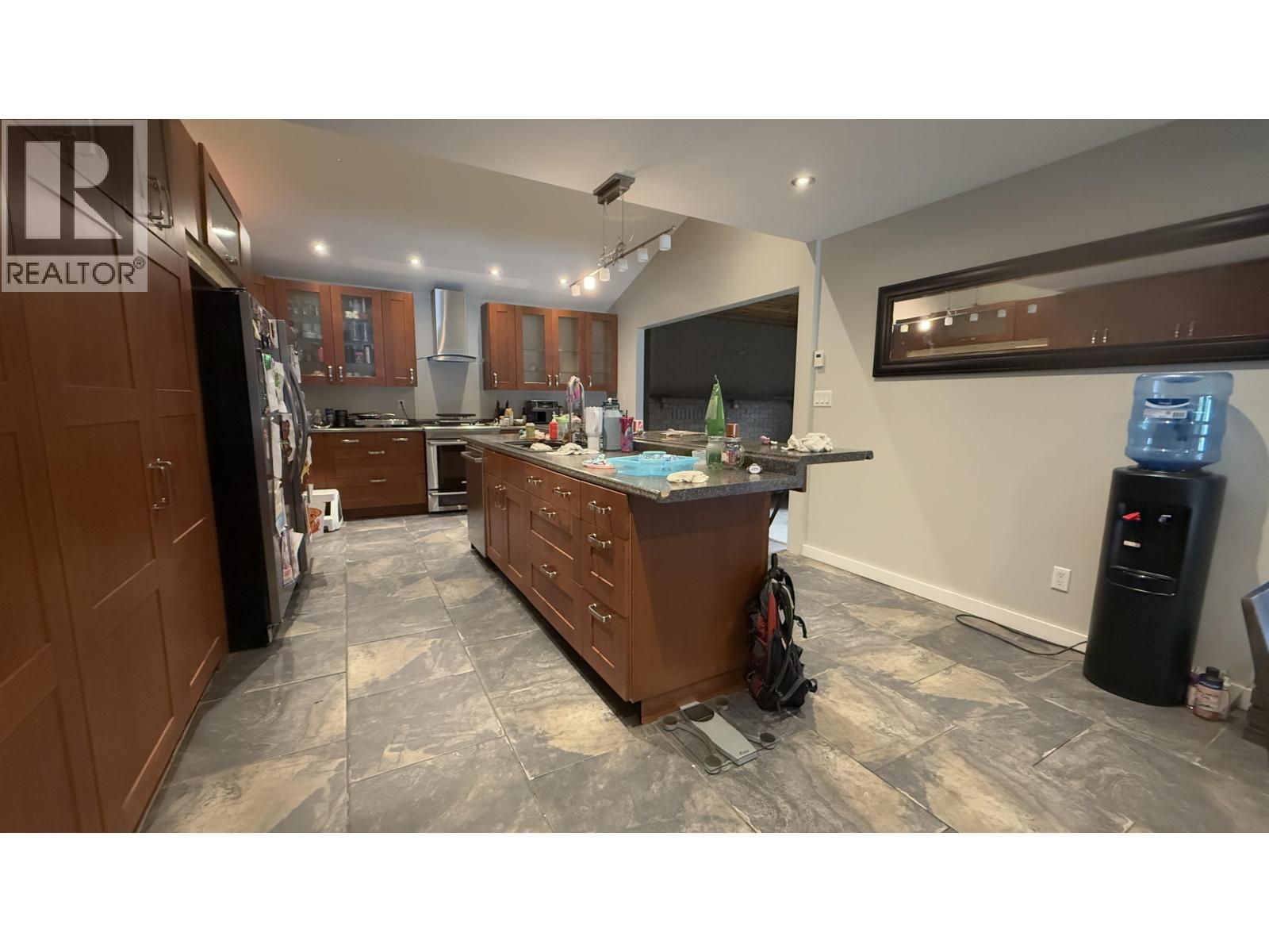 523 PILLSBURY AVENUE