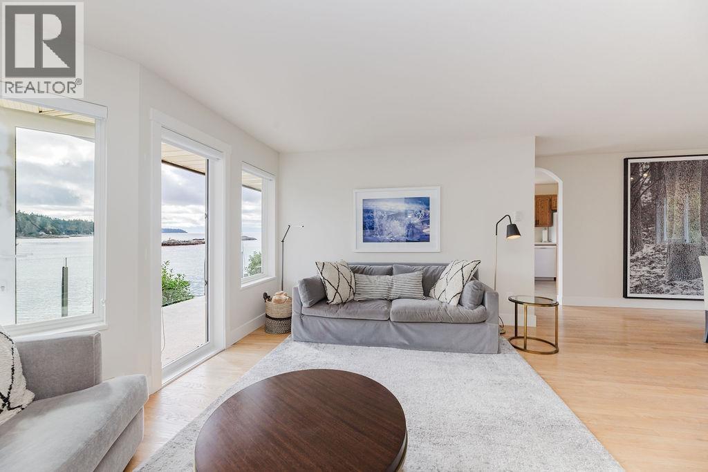 5620 MINTIE ROAD, Halfmoon Bay