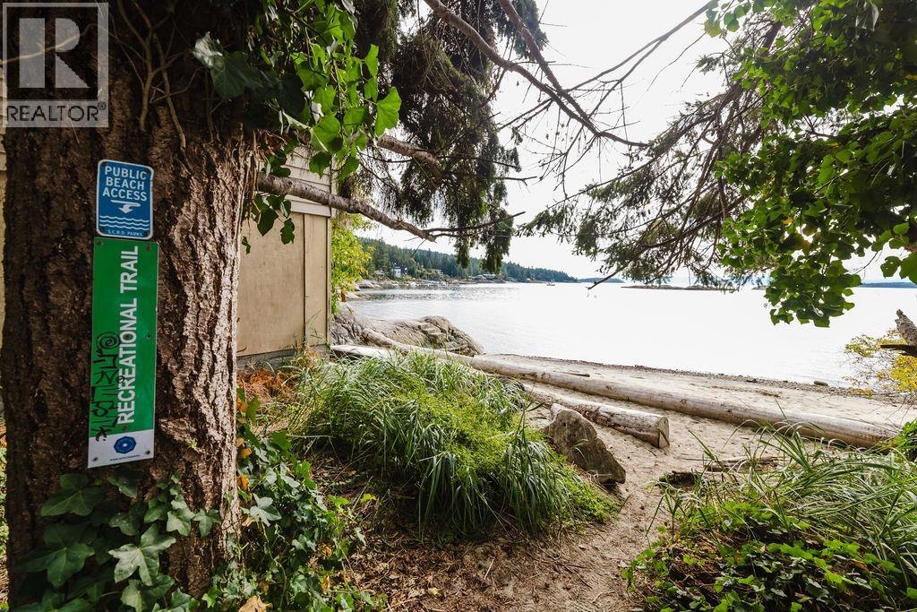 5620 MINTIE ROAD, Halfmoon Bay