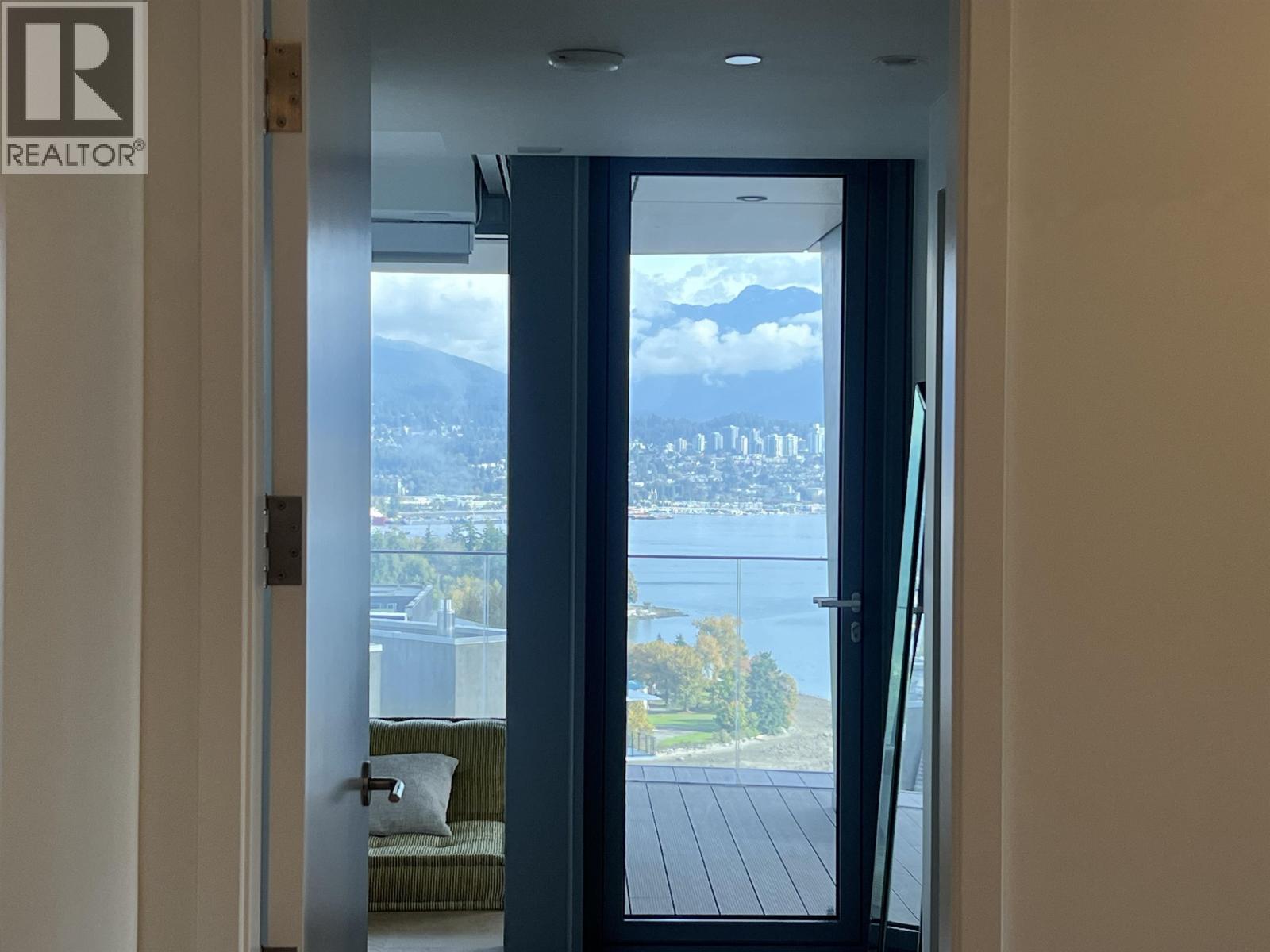 House in Vancouver - Image 23