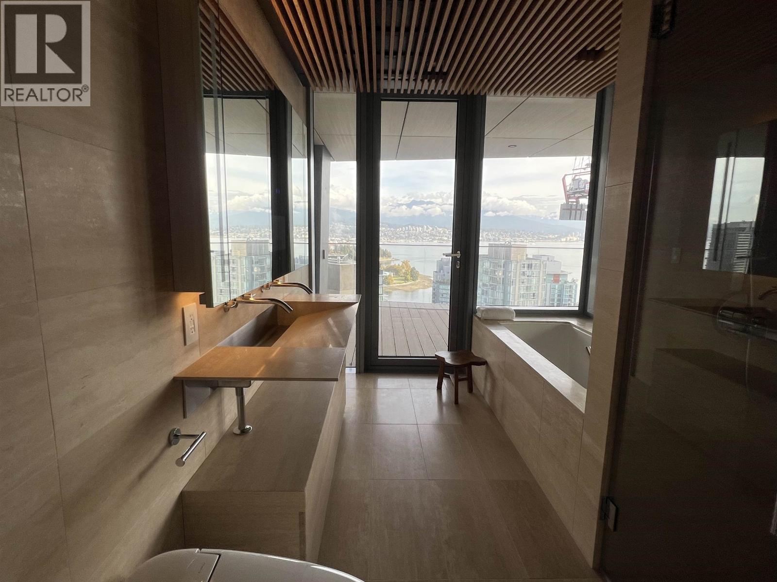House in Vancouver - Image 20
