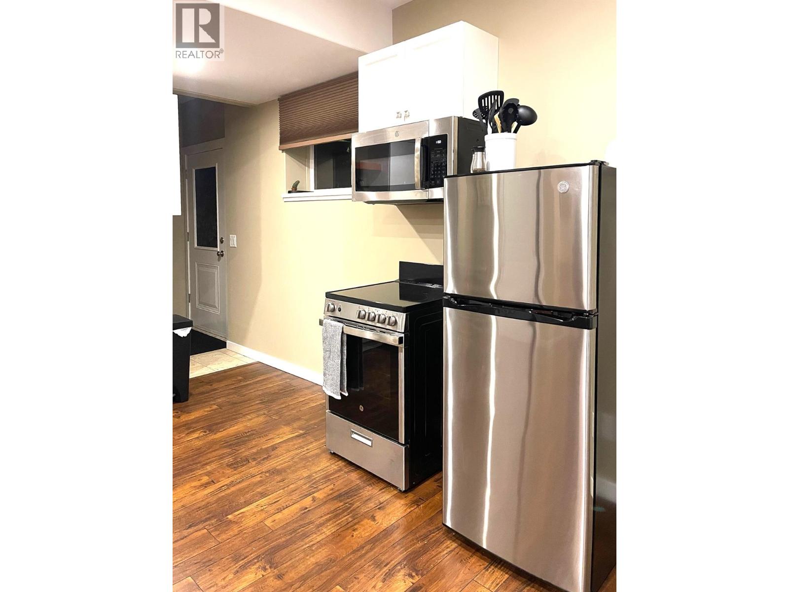 8735 BADGER DRIVE - 47